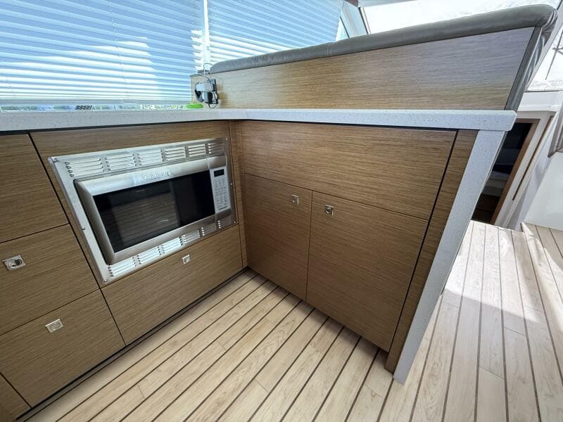 2014 Cruisers Yachts 45 Cantius