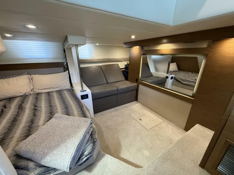 2014 Cruisers Yachts 45 Cantius