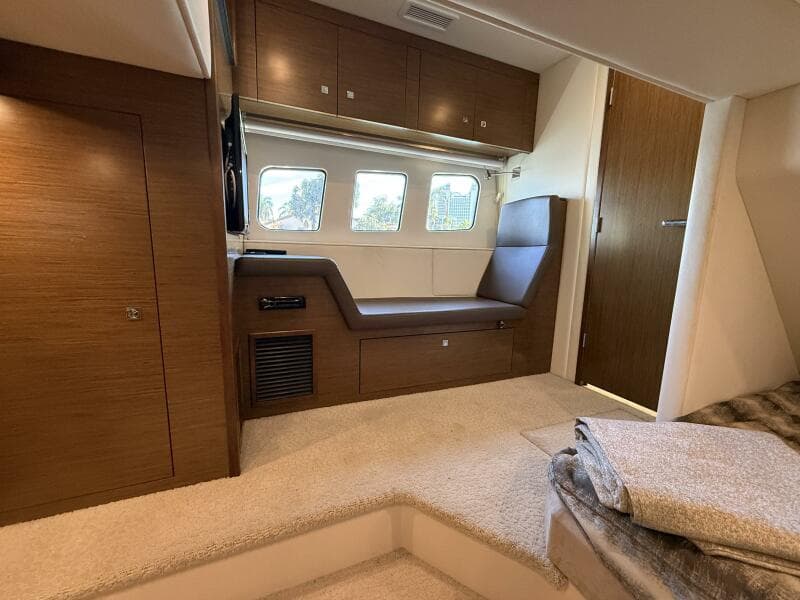 2014 Cruisers Yachts 45 Cantius