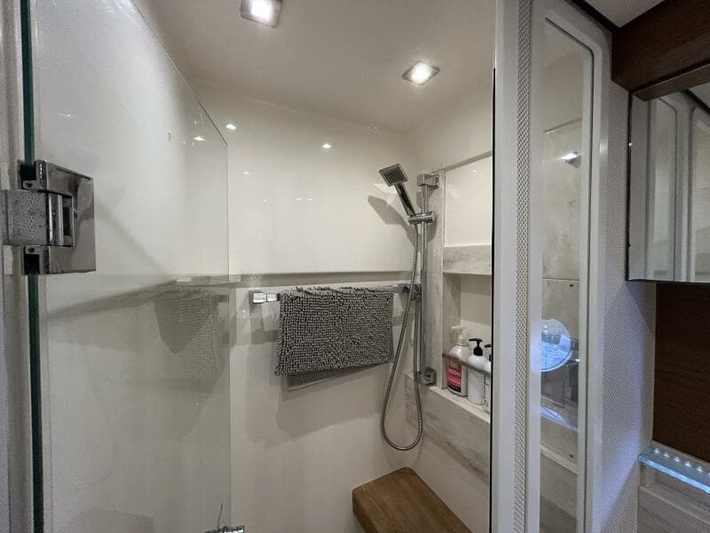 2015 Tiara Yachts C44 Coupe