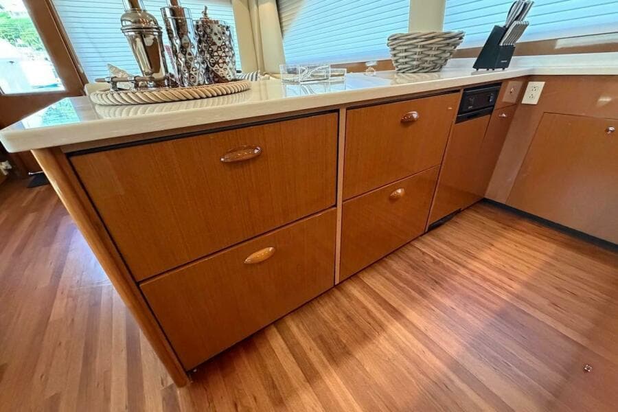 2004 Viking 56 Convertible