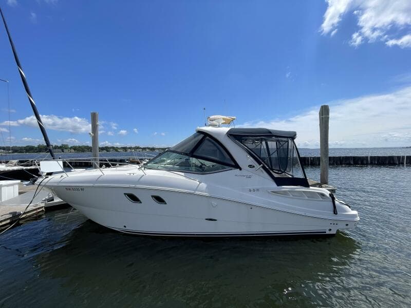2010 Sea Ray 330 Sundancer