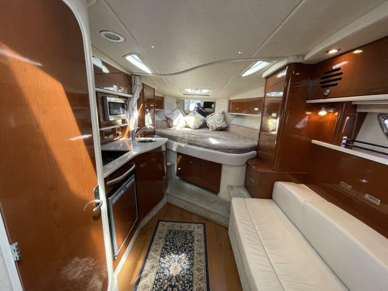 2010 Sea Ray 330 Sundancer