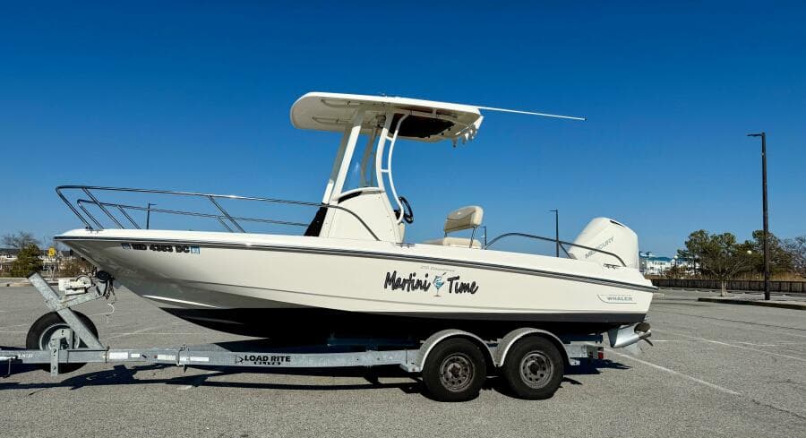 2020 Boston Whaler 210 Dauntless