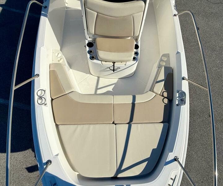2020 Boston Whaler 210 Dauntless