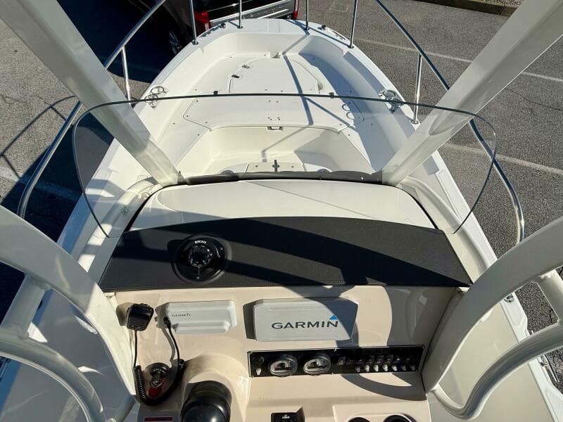 2020 Boston Whaler 210 Dauntless