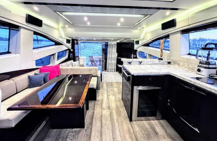 2018 Sea Ray L650 Fly