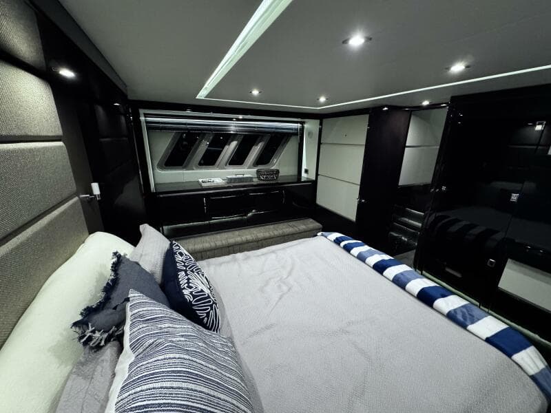 2018 Sea Ray L650 Fly