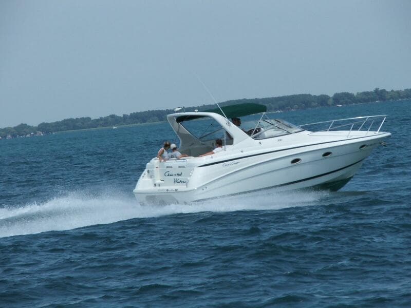 1998 Chris-Craft 320 Express Cruiser