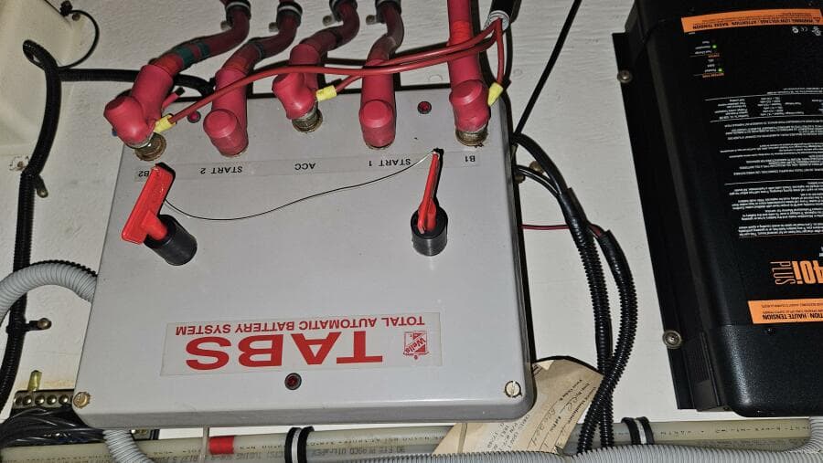 1998 Chris-Craft 320 Express Cruiser