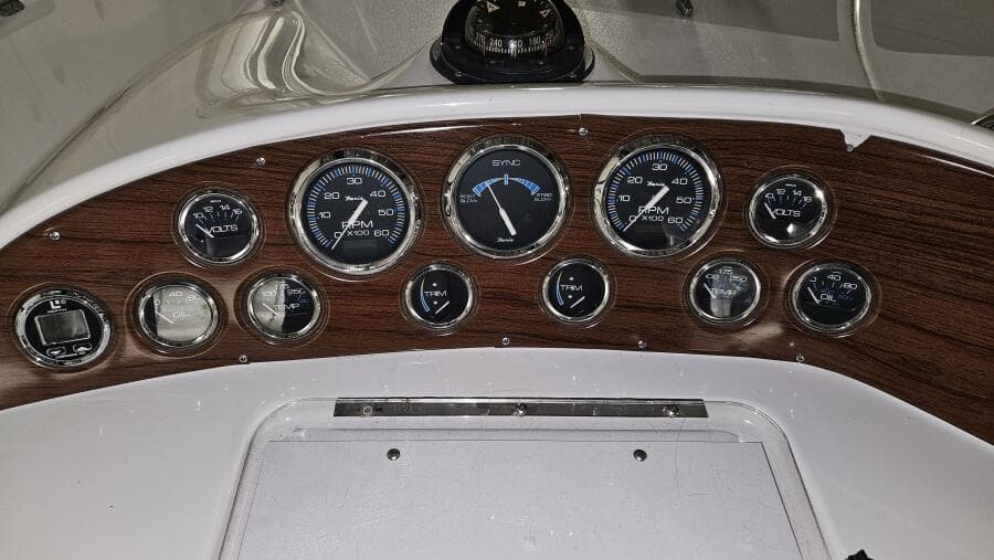 1998 Chris-Craft 320 Express Cruiser