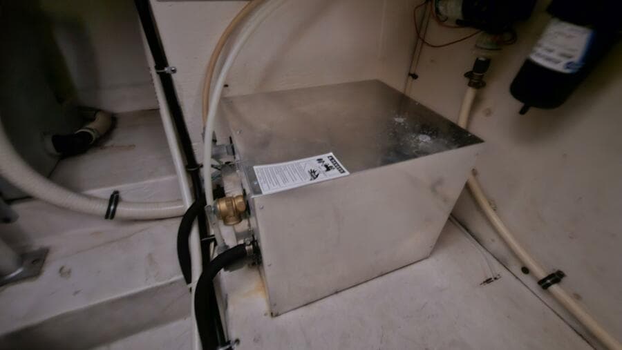 1998 Chris-Craft 320 Express Cruiser