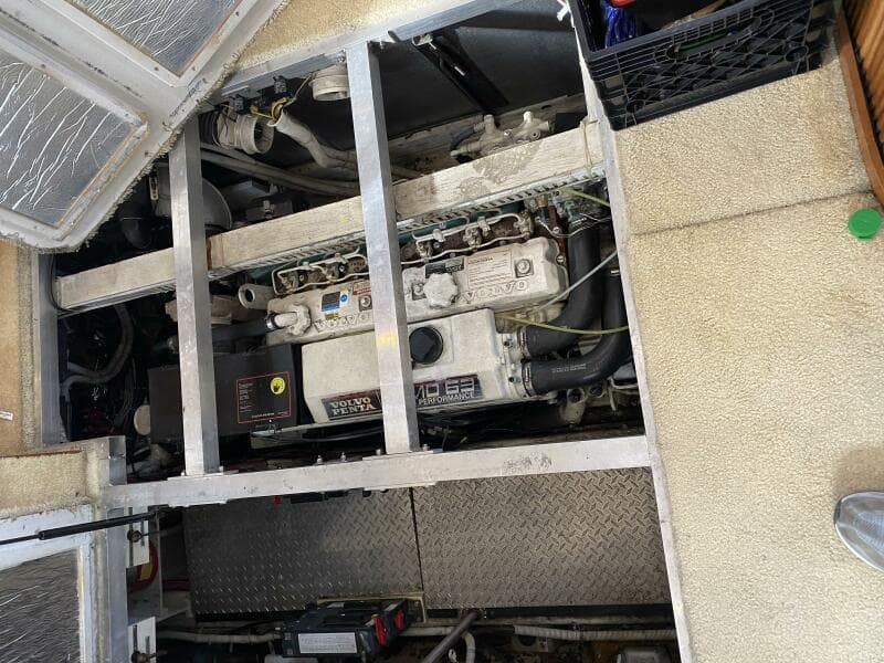 2002 Carver 444 Cockpit Motor Yacht