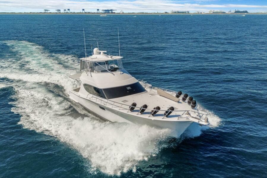 2016 Hatteras GT63