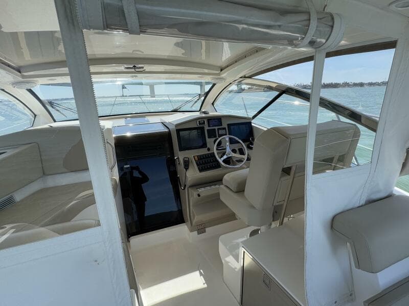 2015 Pursuit 365i Sport Coupe