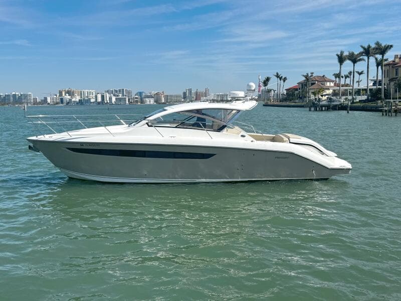 2015 Pursuit 365i Sport Coupe