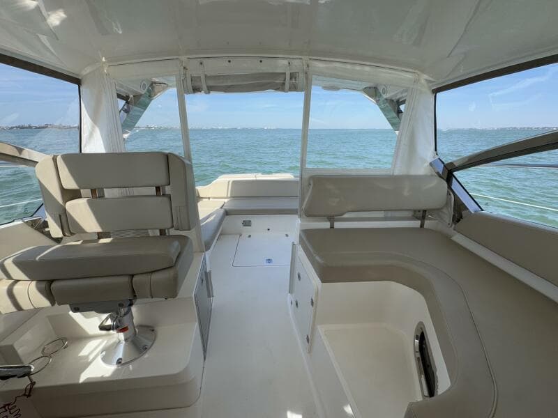 2015 Pursuit 365i Sport Coupe