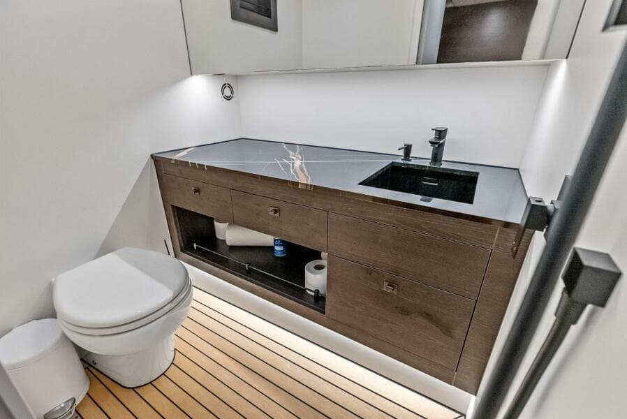 2022 Vanquish Yachts VQ45