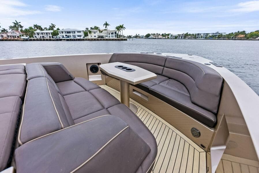 2022 Vanquish Yachts VQ45