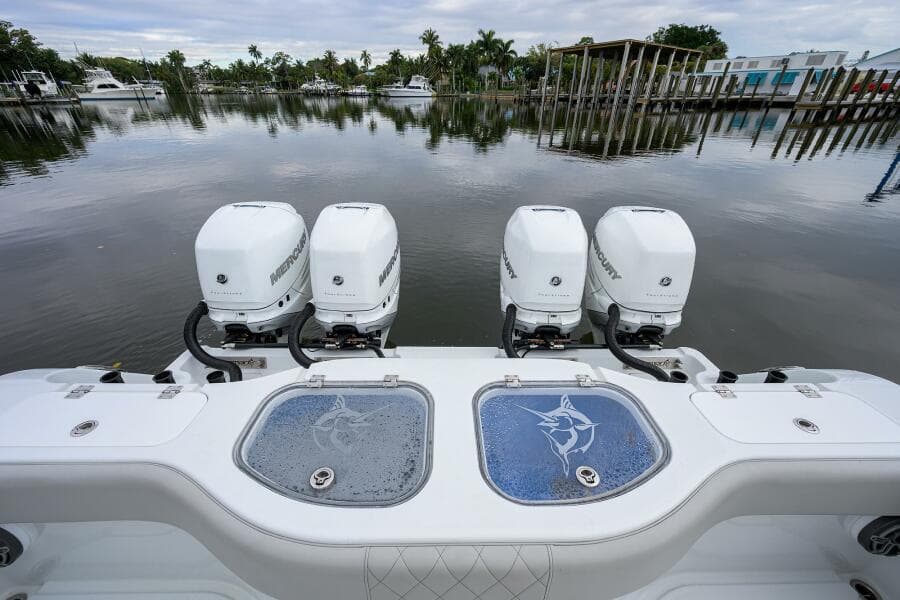 Freeman 42 LR Nitsa - Engines