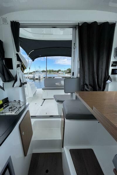 2023 Beneteau Antares 8