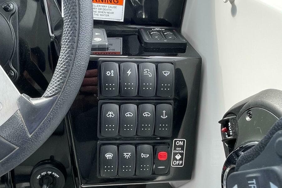 2023 Beneteau Antares 8