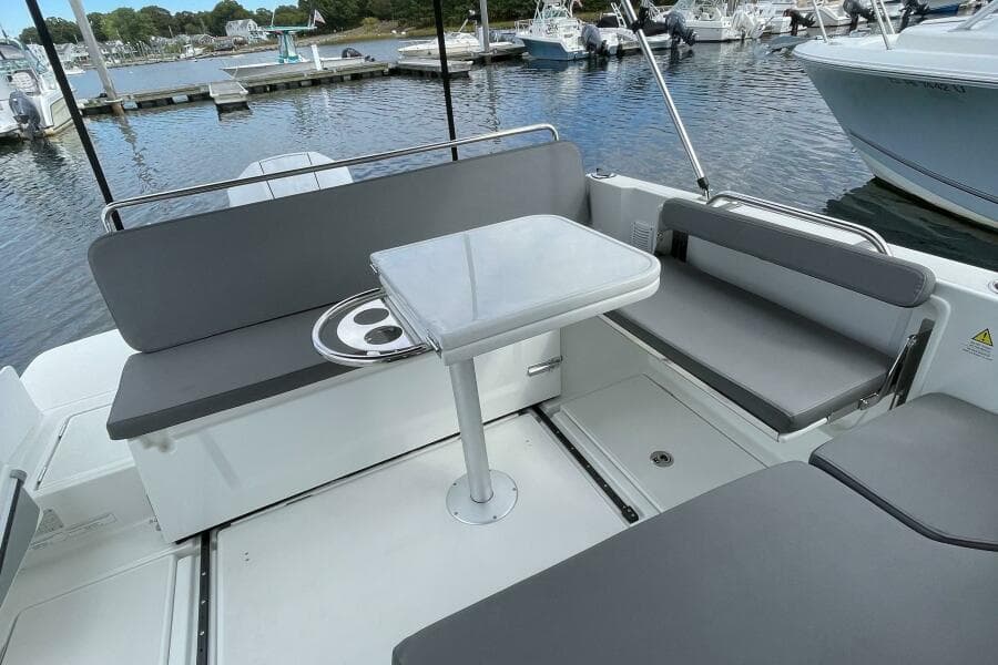 2023 Beneteau Antares 8