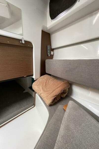 2023 Beneteau Antares 8