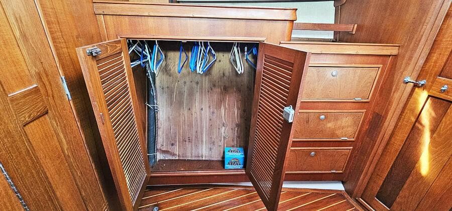 1997 Island Packet 40