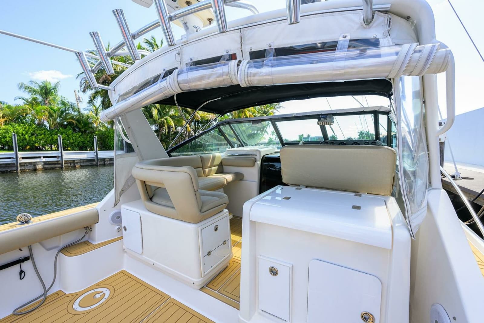 2002 Tiara Yachts 3100 LE - Photo 18
