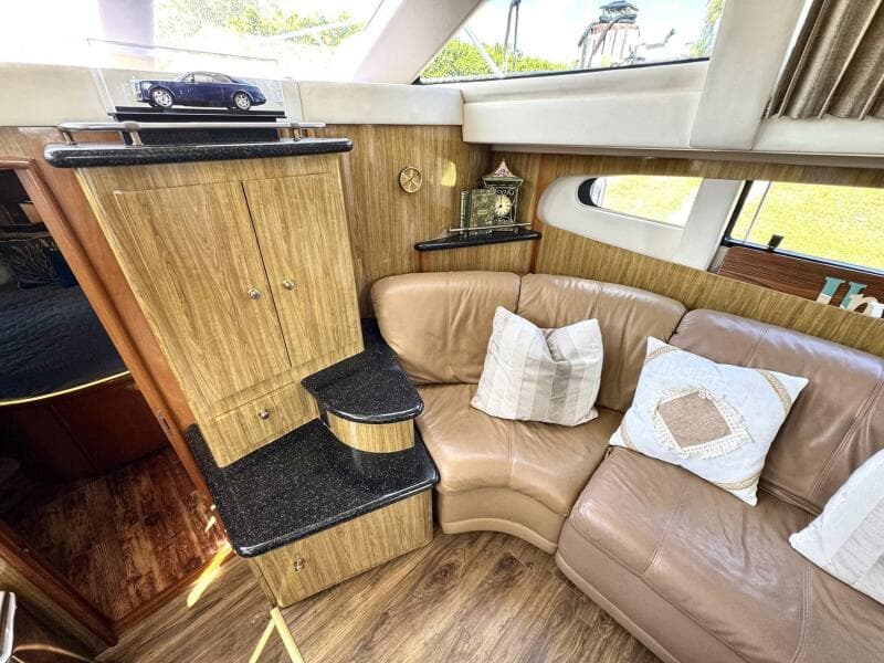 2001 Carver 40 Flybridge