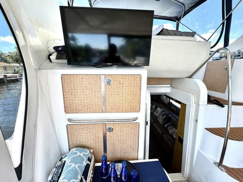 2001 Carver 40 Flybridge