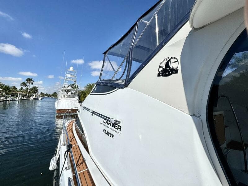 2001 Carver 40 Flybridge
