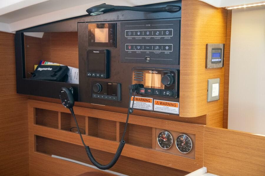 2023 Jeanneau Sun Odyssey 410