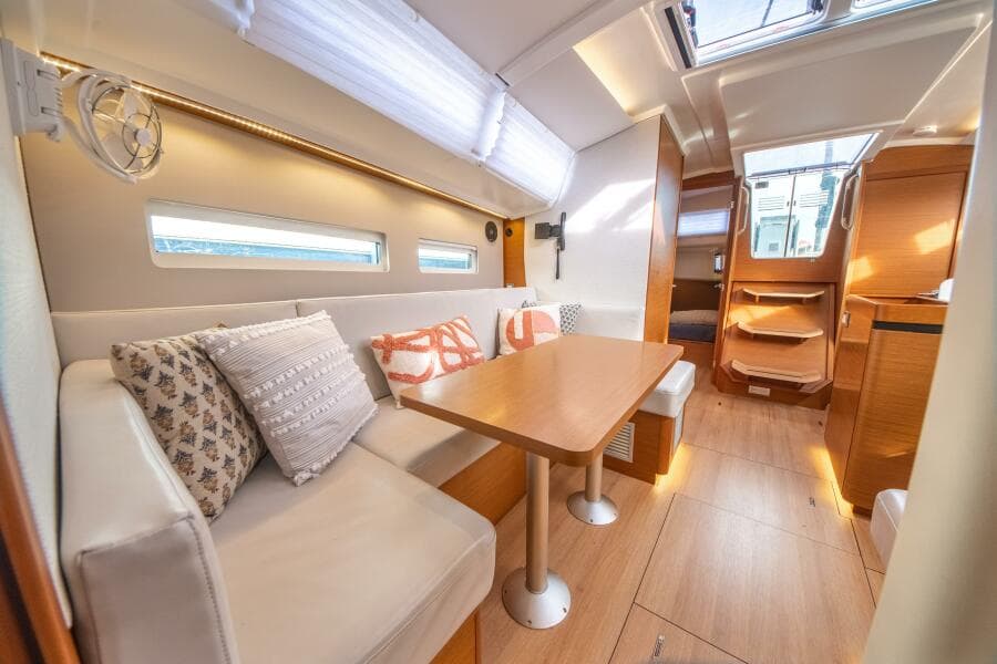 2023 Jeanneau Sun Odyssey 410