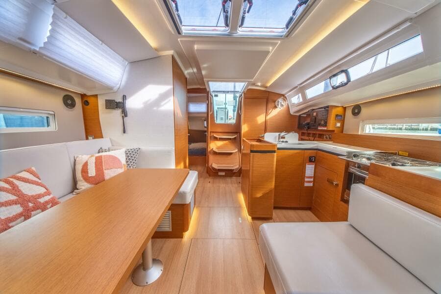 2023 Jeanneau Sun Odyssey 410