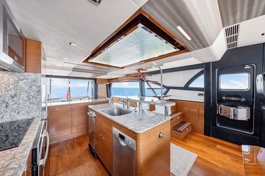 2018 Ocean Alexander 70E