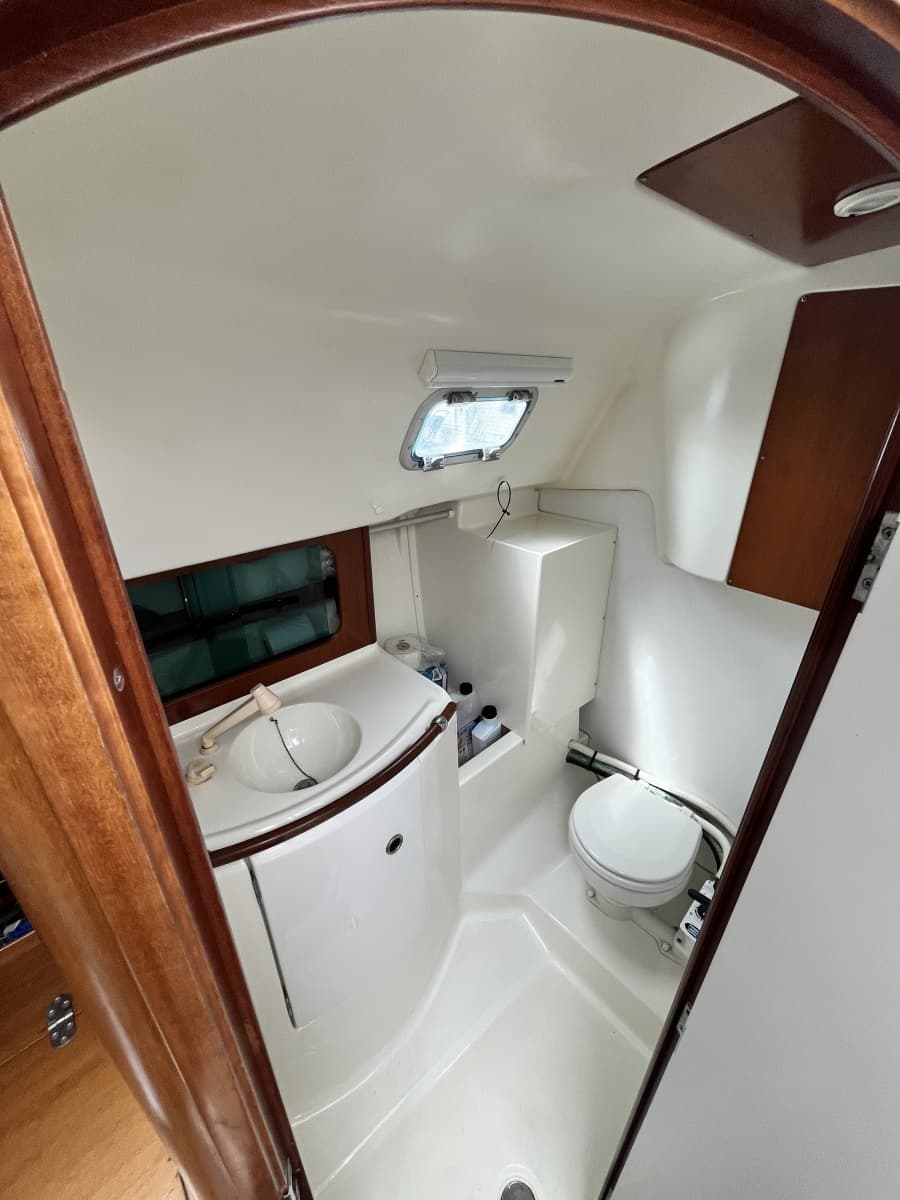 2000 Beneteau 311 - Photo 11