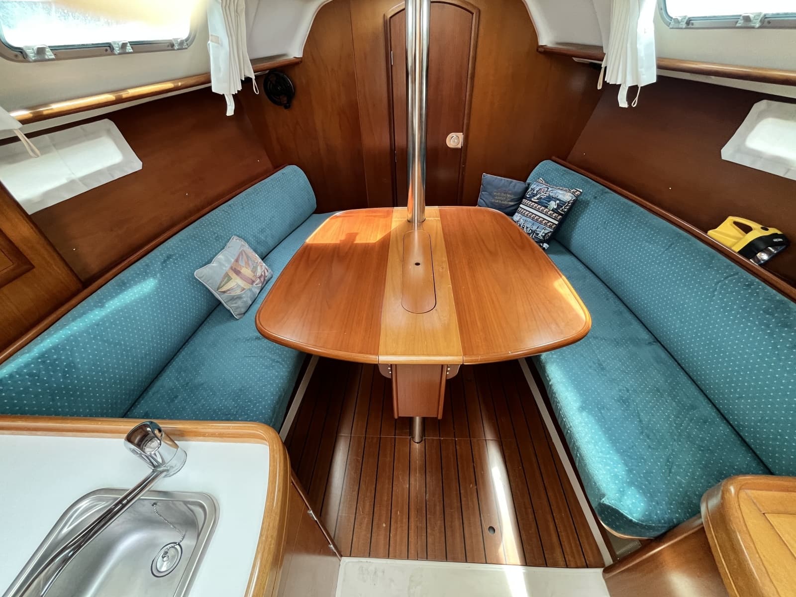 2000 Beneteau 311 - Photo 10