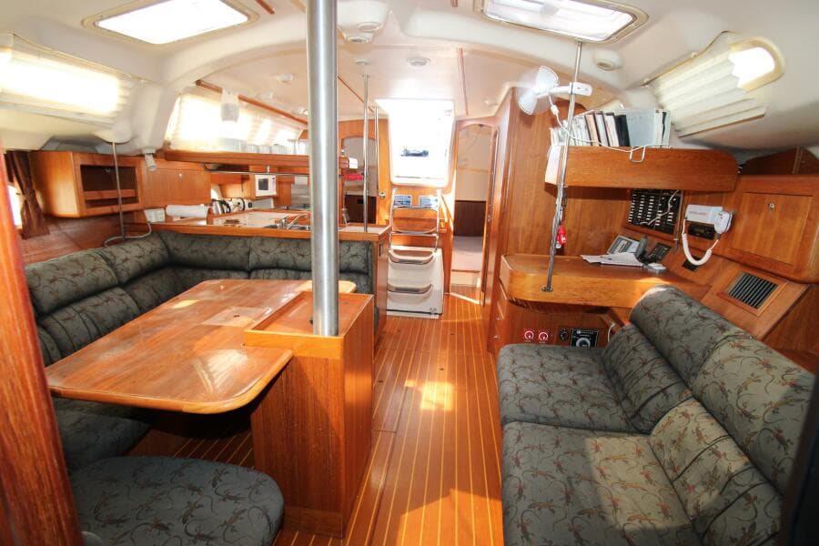 Salon Panoramic View