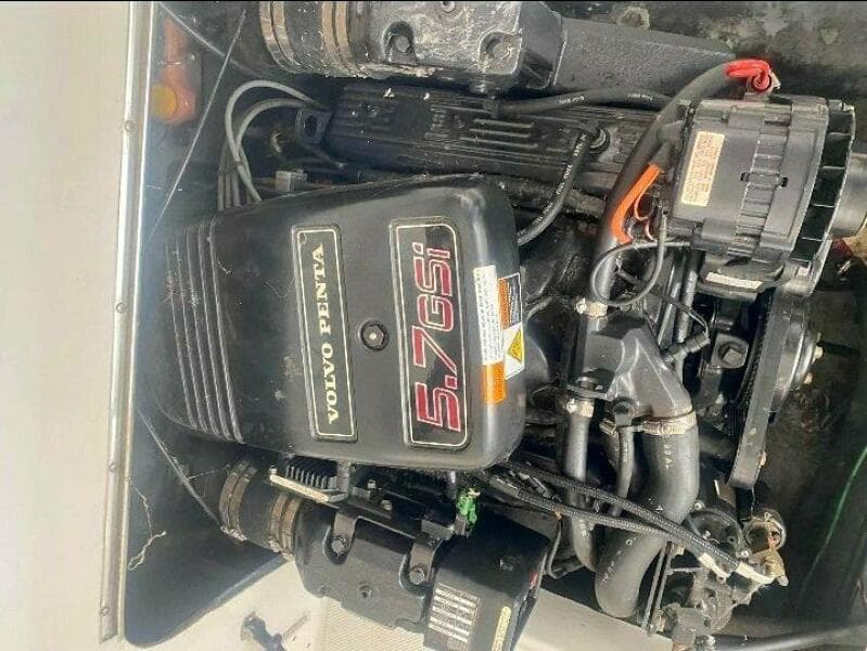 2000 Seaswirl Striper Striper 2600 WA