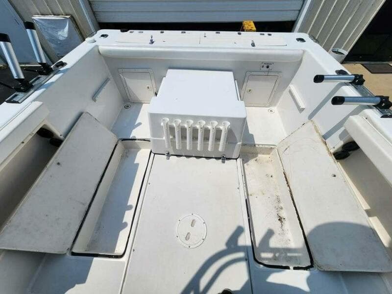 2000 Seaswirl Striper Striper 2600 WA