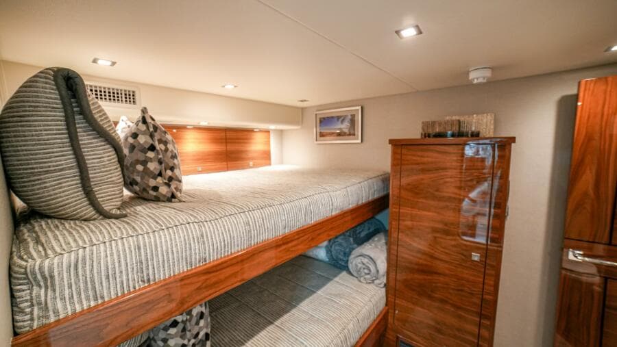 2023 Viking 73 Convertible "Free Spool"