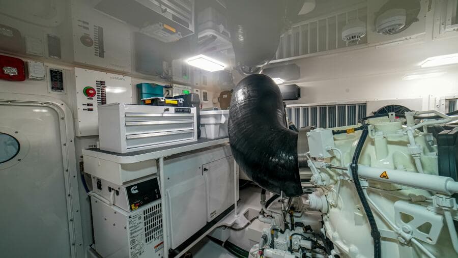 2023 Viking 73 Convertible "Free Spool" - Engine room
