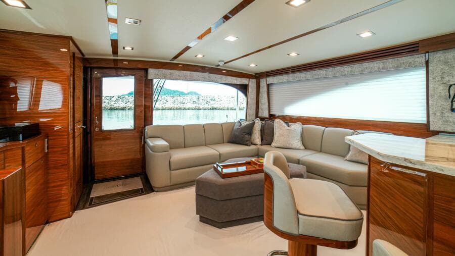 2023 Viking 73 Convertible "Free Spool" - Salon