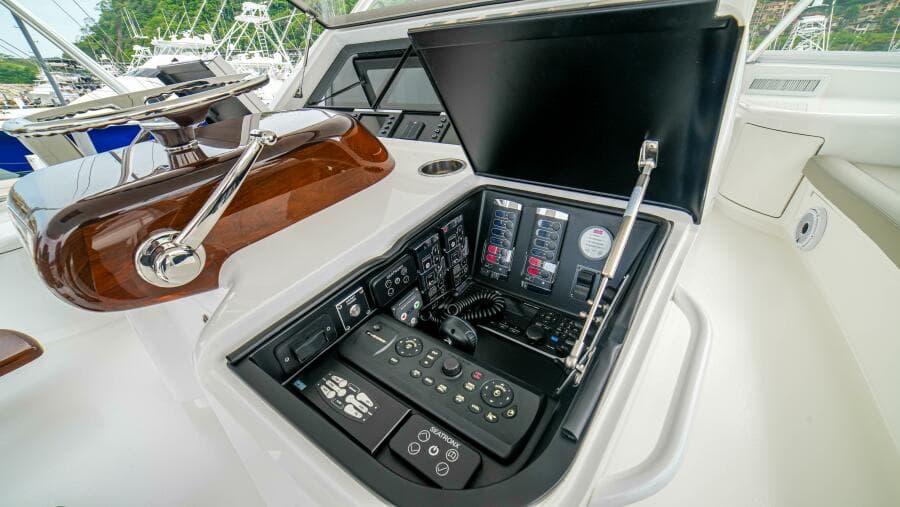 2023 Viking 73 Convertible "Free Spool" - Helm