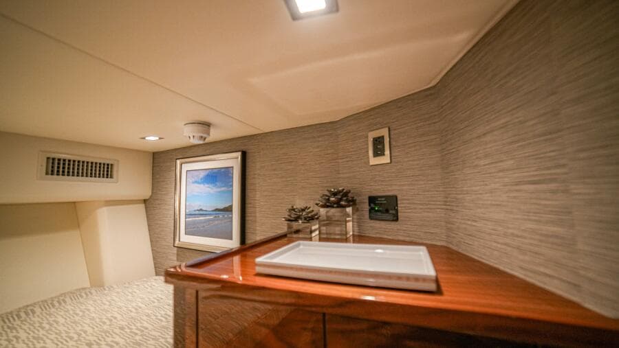 2023 Viking 73 Convertible "Free Spool"