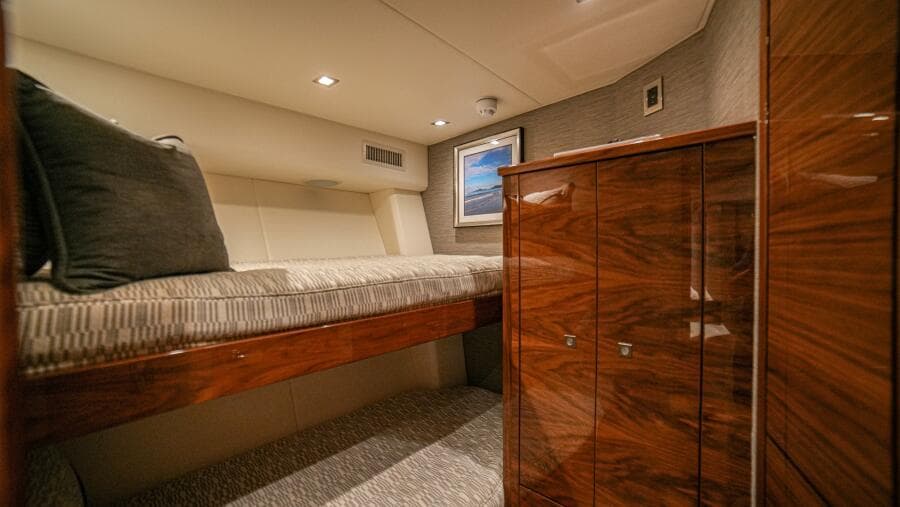 2023 Viking 73 Convertible "Free Spool"