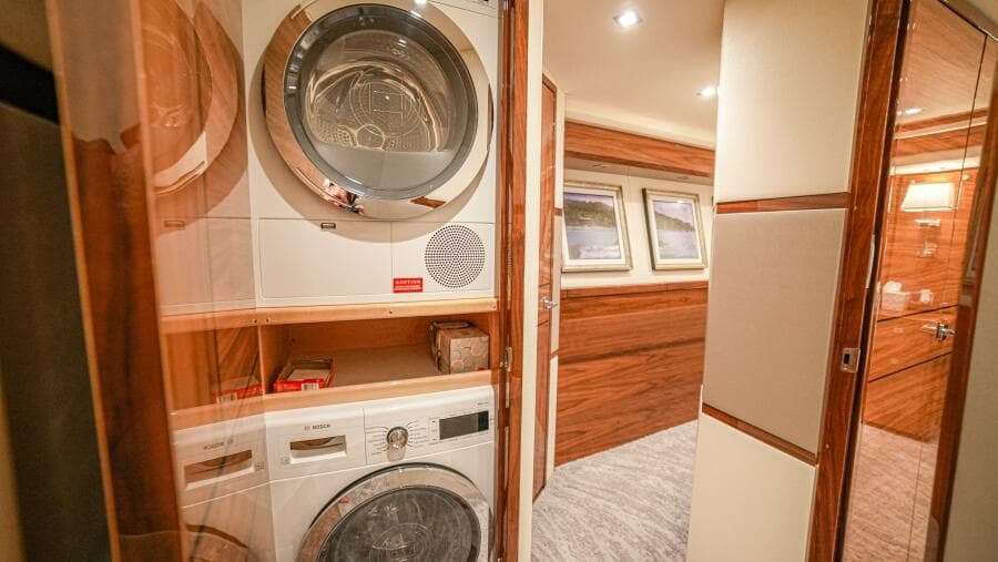 2023 Viking 73 Convertible "Free Spool"