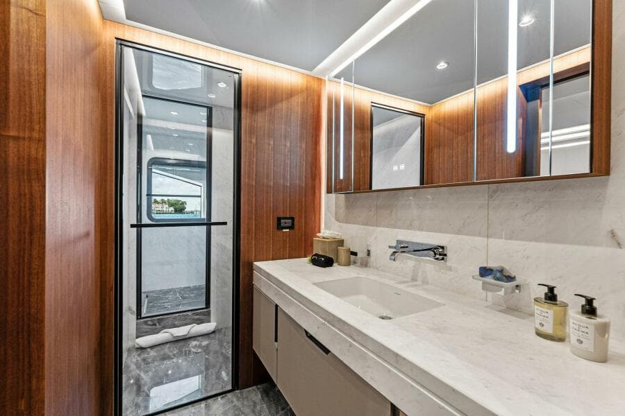 2026 Aquitalia Yachts Flybridge